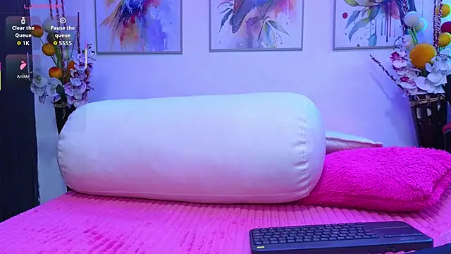 Snapshot of Scarlet_desiree chatting on 11-13-25, 12:15 Scarlet desiree online show from 11-13-25, 12:15