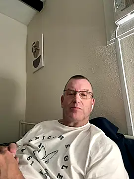 awbboss1 online show from 10-19-25, 02:12