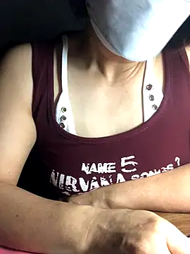 HinayLa online show from 10-25-25, 10:37