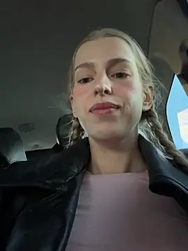 kira mia online show from 04-08-26, 04:29