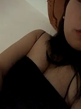 Snapshot of italy-12 chatting on 10-21-25, 12:22 italy-12 online show from 10-21-25, 12:22