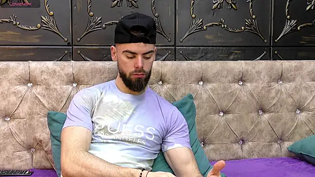 Snapshot of OceannHeart chatting on 11-29-25, 10:02 OceannHeart online show from 11-29-25, 10:02