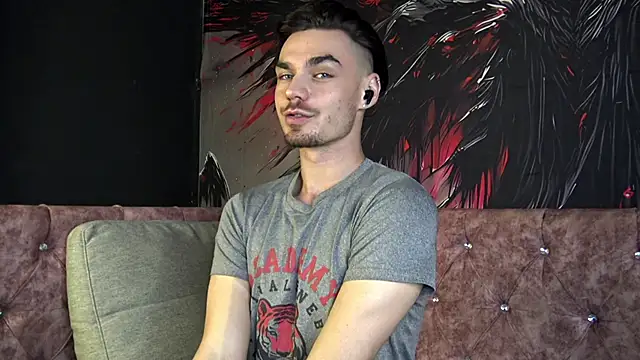 Snapshot of OceannHeart chatting on 12-17-25, 04:35 OceannHeart online show from 12-17-25, 04:35