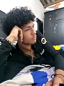 LyliaWood online show from 10-28-25, 12:58