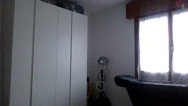 Cassy-Bloom online show from 10-31-25, 02:18