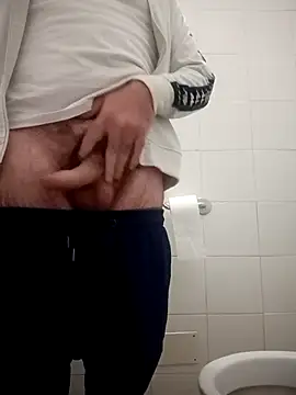 Snapshot of Romaeterna_ chatting on 10-27-25, 05:39 Romaeterna online show from 10-27-25, 05:39