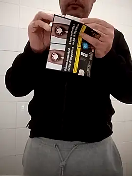 Snapshot of Romaeterna_ chatting on 10-29-25, 08:32 Romaeterna online show from 10-29-25, 08:32