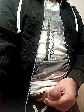 Snapshot of Romaeterna_ chatting on 11-30-25, 10:36 Romaeterna online show from 11-30-25, 10:36