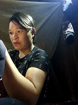 chipu06 online show from 10-20-25, 03:07