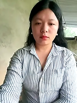 lisa-bae00 online show from 04-19-26, 12:22