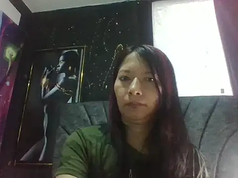 Snapshot of Sakura_yummy chatting on 10-22-25, 01:00 Sakura yummy online show from 10-22-25, 01:00