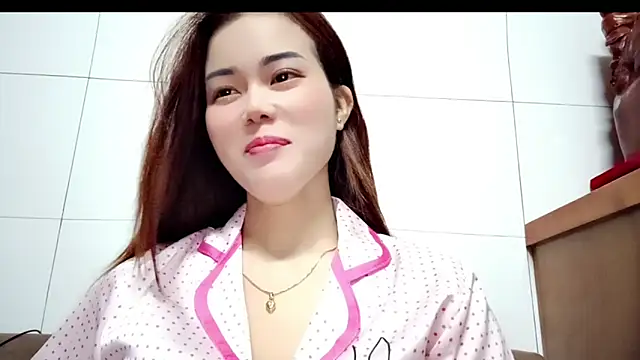 Family-Lovee online show from 04-24-26, 05:04