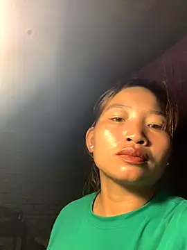 Snapshot of sowbibi chatting on 10-21-25, 12:11 sowbibi online show from 10-21-25, 12:11