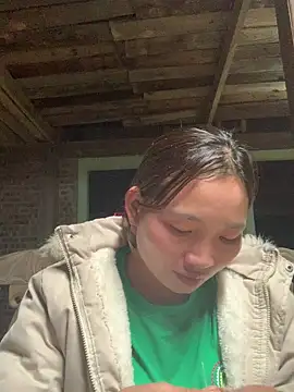 Snapshot of sowbibi chatting on 10-27-25, 12:42 sowbibi online show from 10-27-25, 12:42