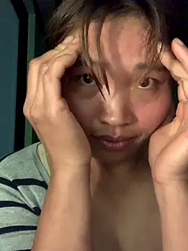 Snapshot of sowbibi chatting on 10-28-25, 01:47 sowbibi online show from 10-28-25, 01:47