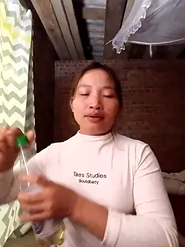 Snapshot of sowbibi chatting on 11-11-25, 10:59 sowbibi online show from 11-11-25, 10:59