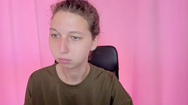 CuteEllii online show from 10-21-25, 09:32