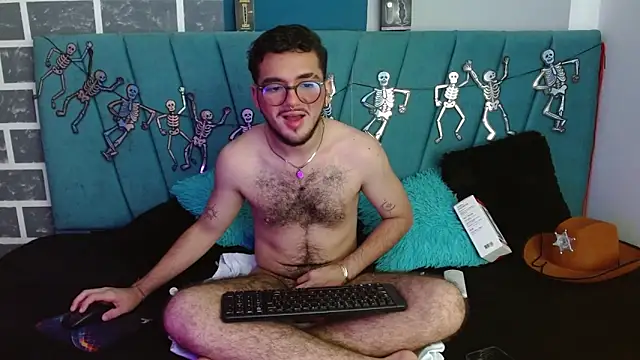 Zac Golden online show from 10-31-25, 03:07