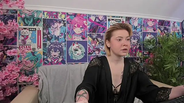 LaylaCookies online show from 10-31-25, 06:03