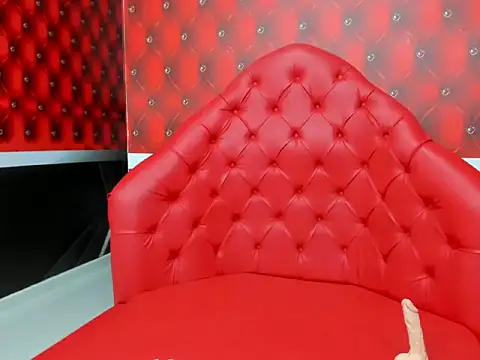 Snapshot of Bianca_Millf chatting on 11-24-25, 04:12 Bianca Millf online show from 11-24-25, 04:12