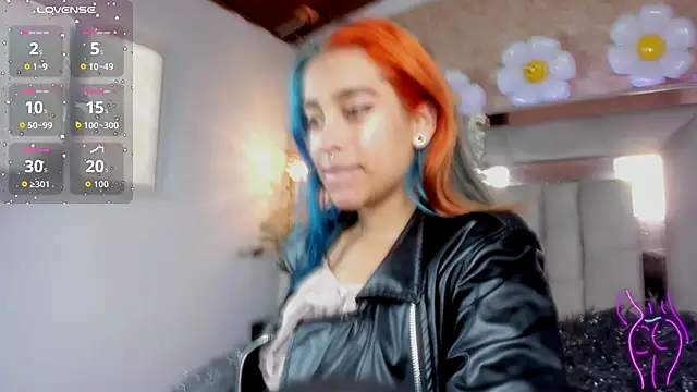 Snapshot of Cristall_ravven chatting on 11-12-25, 01:55 Cristall ravven online show from 11-12-25, 01:55