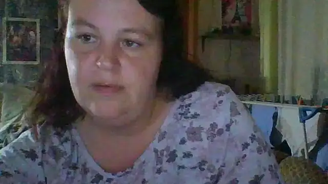 Snapshot of Doreen03 chatting on 10-25-25, 04:24 Doreen03 online show from 10-25-25, 04:24