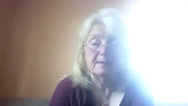 AmyLove353 online show from 04-28-26, 04:28