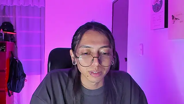 Snapshot of _Astrea_ chatting on 03-10-26, 09:09 Astrea online show from 03-10-26, 09:09