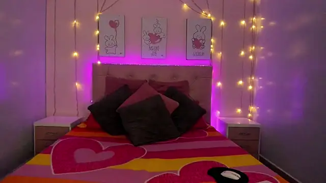 Snapshot of Sofia_Bianchi chatting on 10-21-25, 01:34 Sofia Bianchi online show from 10-21-25, 01:34