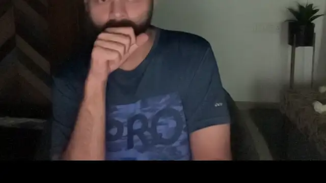 Snapshot of MakeMeAwareAah chatting on 11-28-25, 03:25 MakeMeAwareAah online show from 11-28-25, 03:25