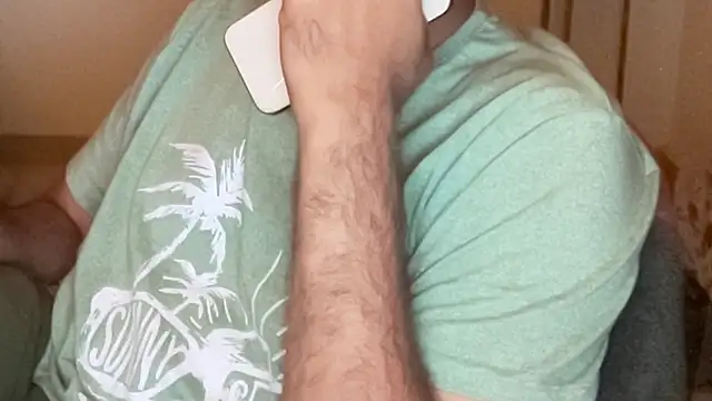 Snapshot of MakeMeAwareAah chatting on 12-03-25, 07:23 MakeMeAwareAah online show from 12-03-25, 07:23