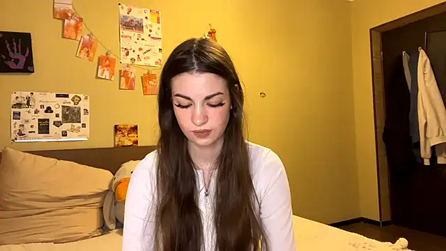 TheRealAnna online show from 12-17-25, 01:39