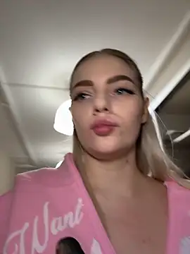 HugeBoobsAlice online show from 11-08-25, 01:33