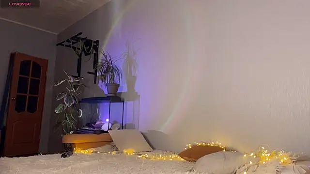 Lin Cherie online show from 11-18-25, 04:55