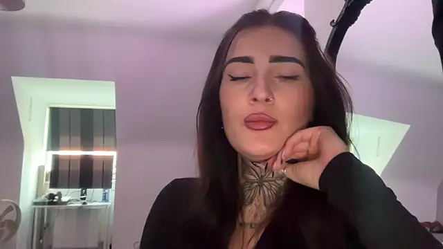 Snapshot of CleoStarr444 chatting on 10-21-25, 10:49 CleoStarr444 online show from 10-21-25, 10:49