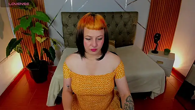 camilaa lux online show from 02-06-26, 12:52