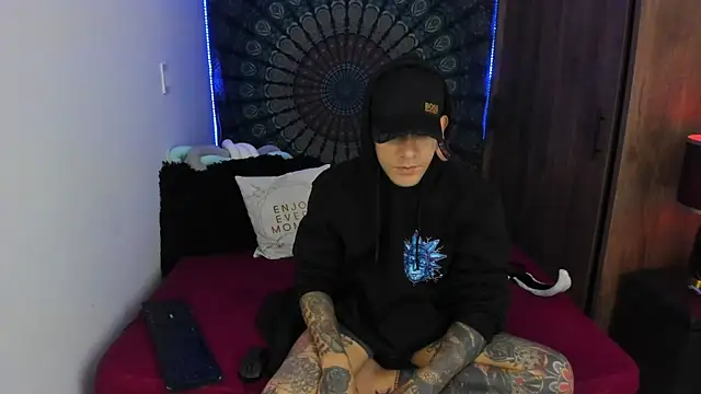 cleoo jhonny online show from 11-06-25, 04:24