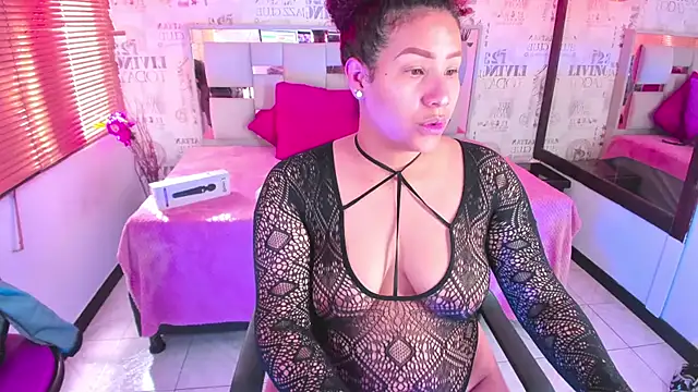 ROZZE MILA online show from 02-28-26, 01:23