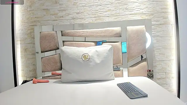 ammie fenne online show from 10-23-25, 12:04