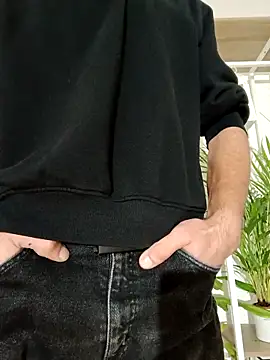 Snapshot of DashBang chatting on 10-20-25, 07:36 DashBang online show from 10-20-25, 07:36