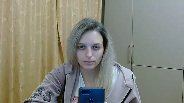 Snapshot of ElisSky301 chatting on 10-20-25, 09:37 ElisSky301 online show from 10-20-25, 09:37