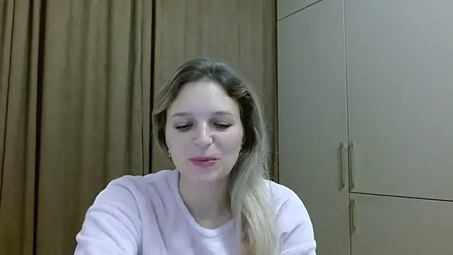 Snapshot of ElisSky301 chatting on 11-10-25, 11:15 ElisSky301 online show from 11-10-25, 11:15