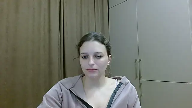 Snapshot of ElisSky301 chatting on 11-22-25, 08:52 ElisSky301 online show from 11-22-25, 08:52