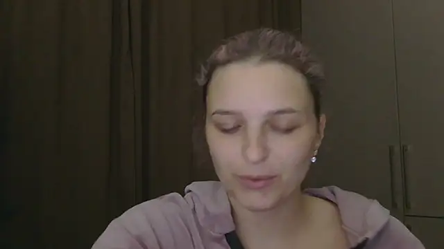 Snapshot of ElisSky301 chatting on 12-13-25, 08:47 ElisSky301 online show from 12-13-25, 08:47