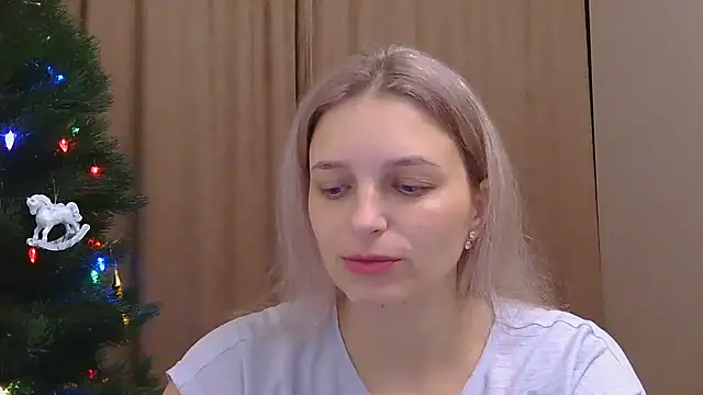 Snapshot of ElisSky301 chatting on 12-16-25, 09:20 ElisSky301 online show from 12-16-25, 09:20