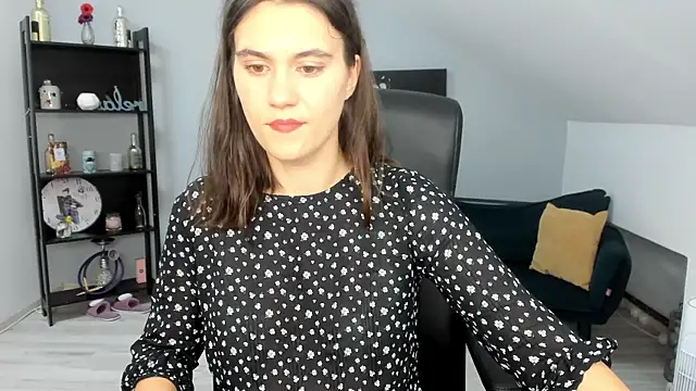 IzzyMonro online show from 10-22-25, 08:30