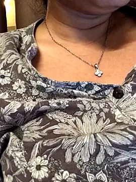 Snapshot of Cute_Pari577 chatting on 10-20-25, 09:04 Cute Pari577 online show from 10-20-25, 09:04