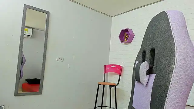 lara jean23 online show from 10-23-25, 03:22