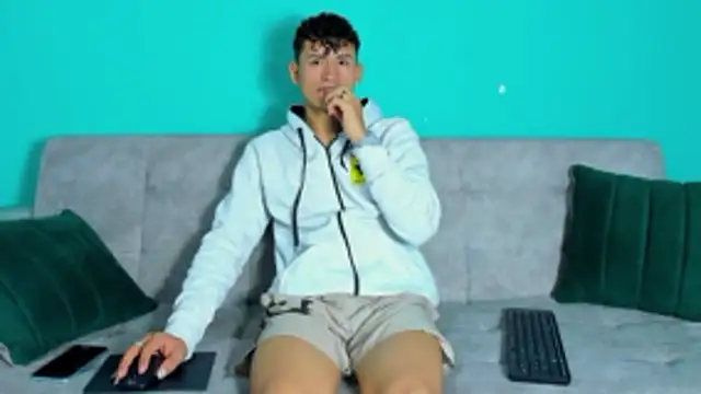 Snapshot of Nicolas_Torres_ chatting on 11-23-25, 05:18 Nicolas Torres online show from 11-23-25, 05:18