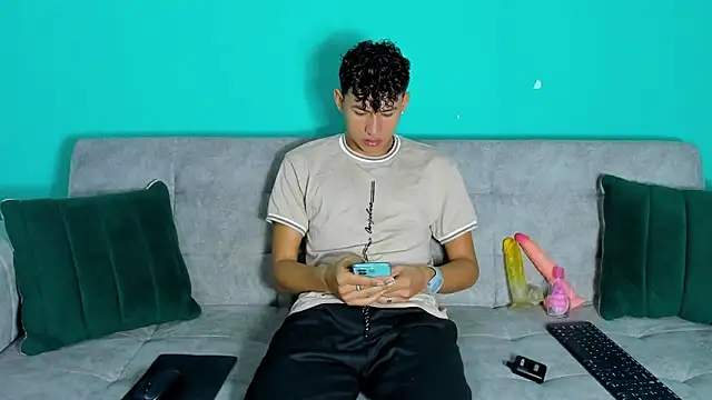 Snapshot of Nicolas_Torres_ chatting on 11-25-25, 06:24 Nicolas Torres online show from 11-25-25, 06:24